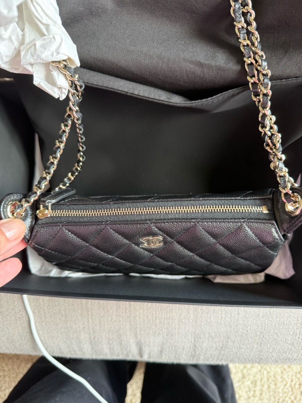 CHANEL Black Quilted Shoulder/Crossbody Bag with Gold Chain - Picture 16 of 16